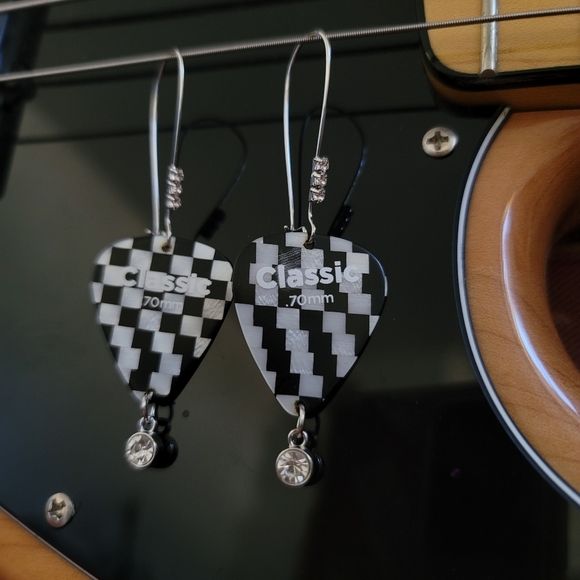 Gena's Jewelry: Checkered & Rhinestone Silver Tone Guitar Pick Earrings - Picture 2 of 5